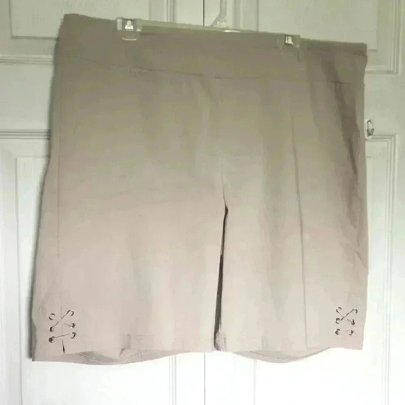 Women's  Lily Morgan Plus Size Stretchy Beige Dress Shorts - Size 1x - Picture 1 of 9
